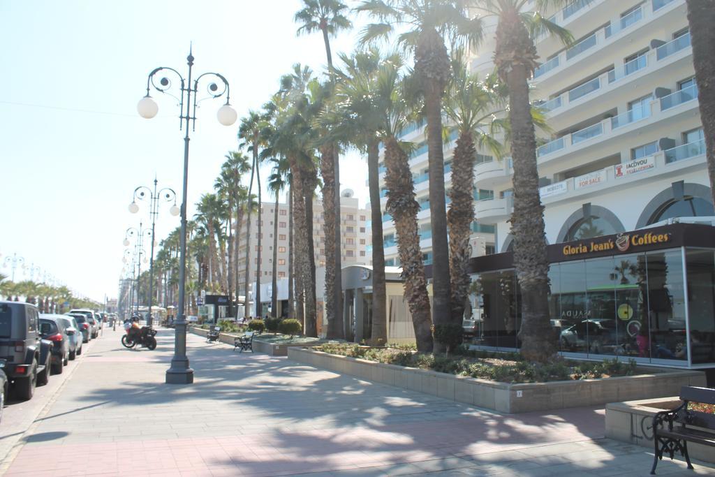 Mama Seaside Apartment Larnaca Extérieur photo