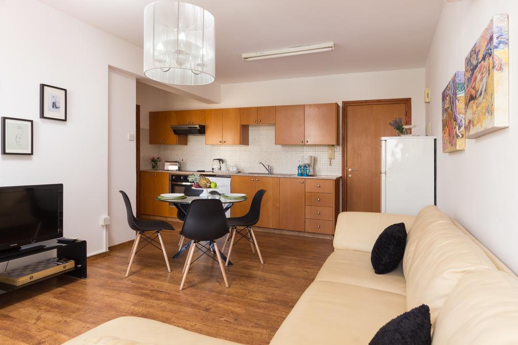 Mama Seaside Apartment Larnaca Extérieur photo