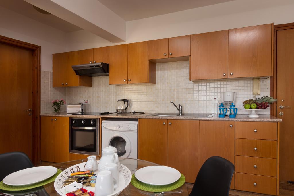 Mama Seaside Apartment Larnaca Extérieur photo
